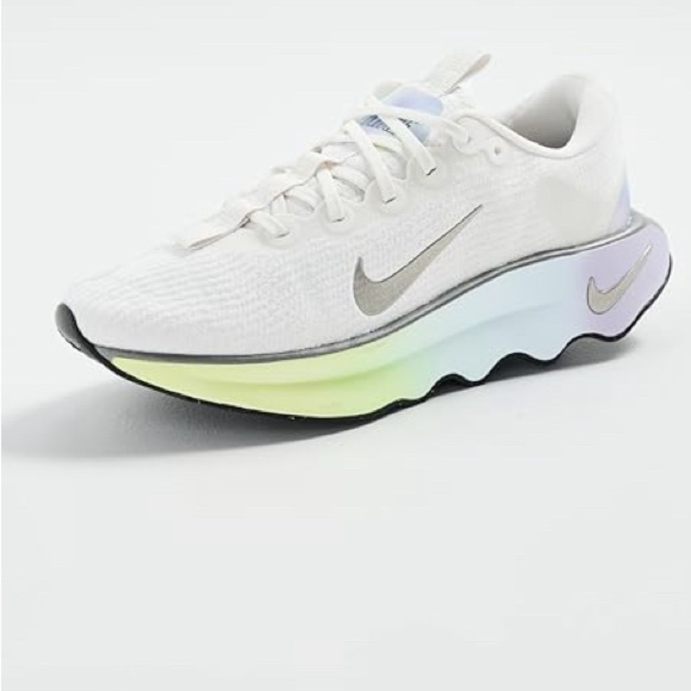Nike Women's Motiva athletic Shoes NWT
